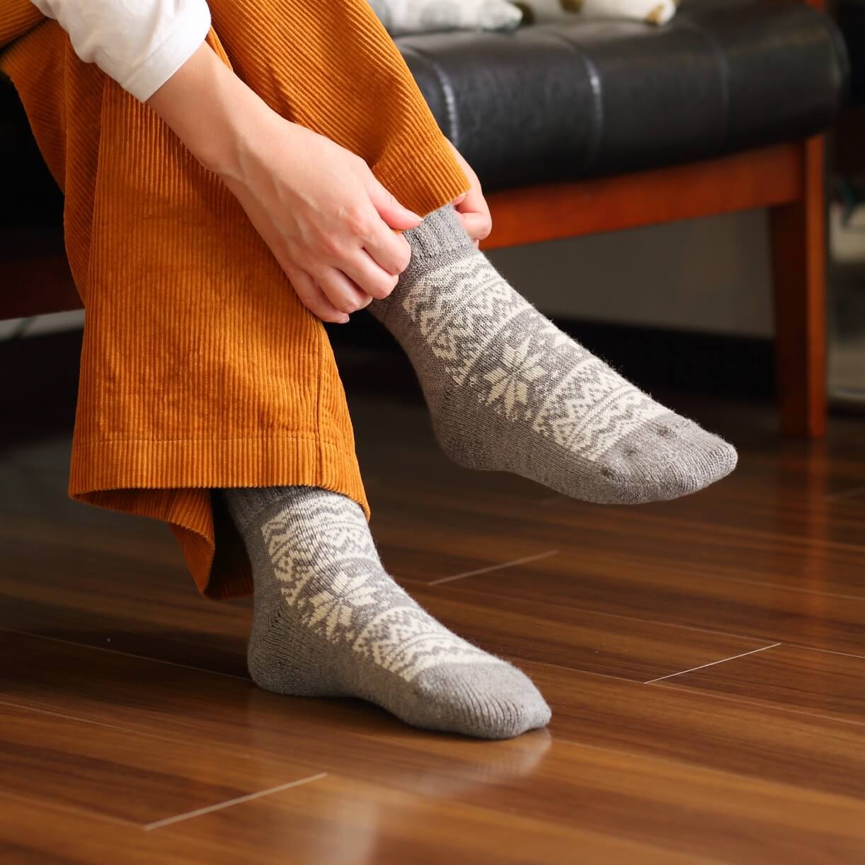 color：MiddleGray