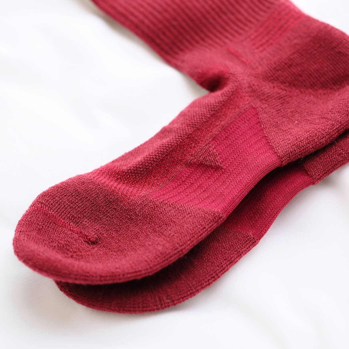 color：Bordeaux