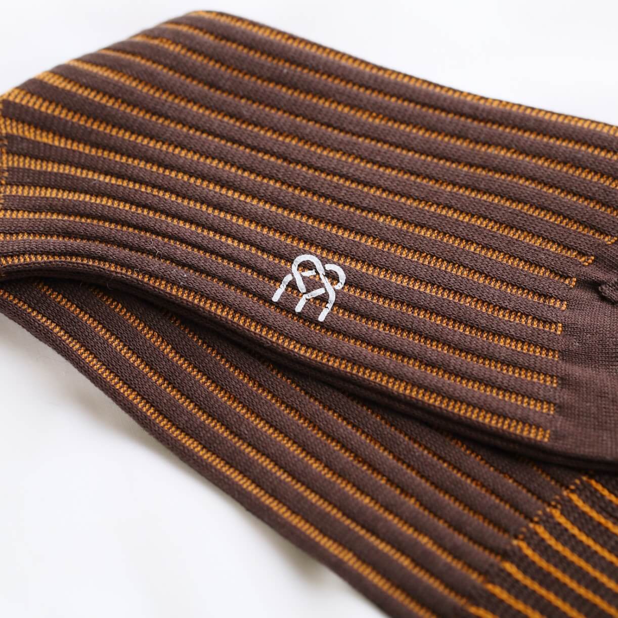 color：Brown